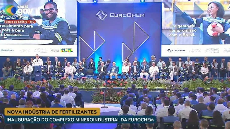 Ao vivo: Lula participa da inauguração do Complexo Mineroindustrial da EuroChem 1 Neste momento, o presidente da República, Luiz Inácio Lula da Silva, participa da inauguração do Complexo Mineroindustrial da EuroChem,