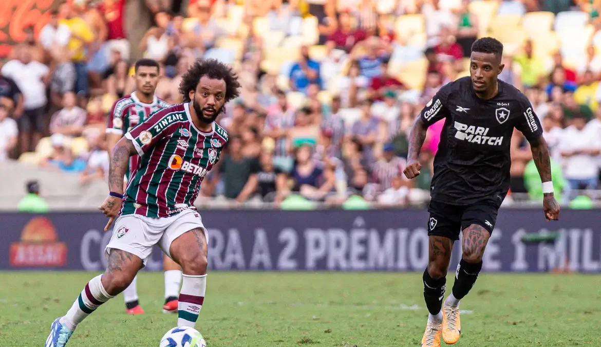 Botafogo faz clássico com Fluminense para buscar classificação 1 Ainda sonhando com a classificação para as semifinais do Campeonato Carioca, o Botafogo visita o Fluminense, a partir das 16h