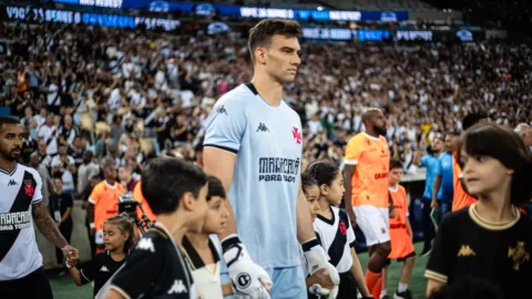 Vasco e Nova Iguaçu buscam vaga na decisão do Campeonato Carioca