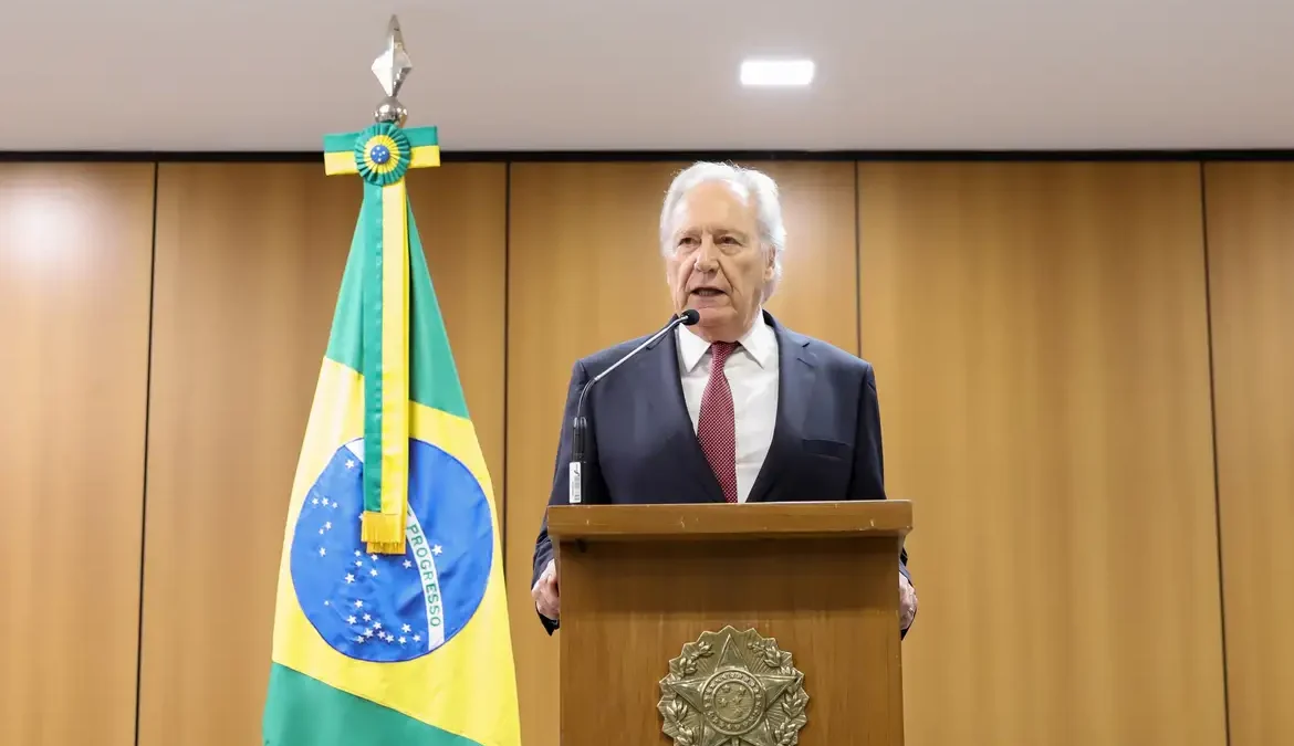 Lewandowski dará coletiva sobre prisão de suspeitos de matar Marielle 1 O ministro da Justiça e Segurança Pública, Ricardo Lewandowski, convocou coletiva de imprensa, neste domingo (24)