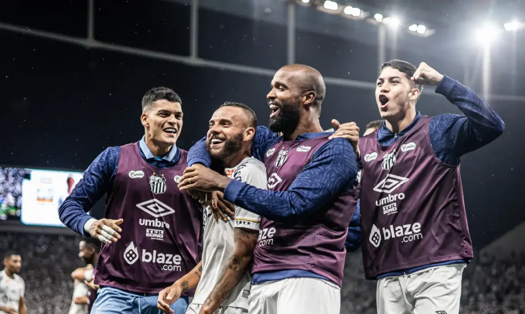 O Santos derrotou o Bragantino por 3 a 1, na noite desta quarta-feira (27)