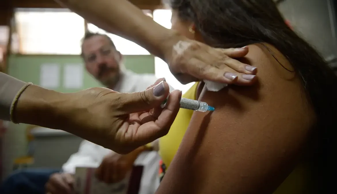 No Brasil, cerca de 10 milhões de pessoas estão infectadas pelo papilomavírus humano, conhecido como HPV