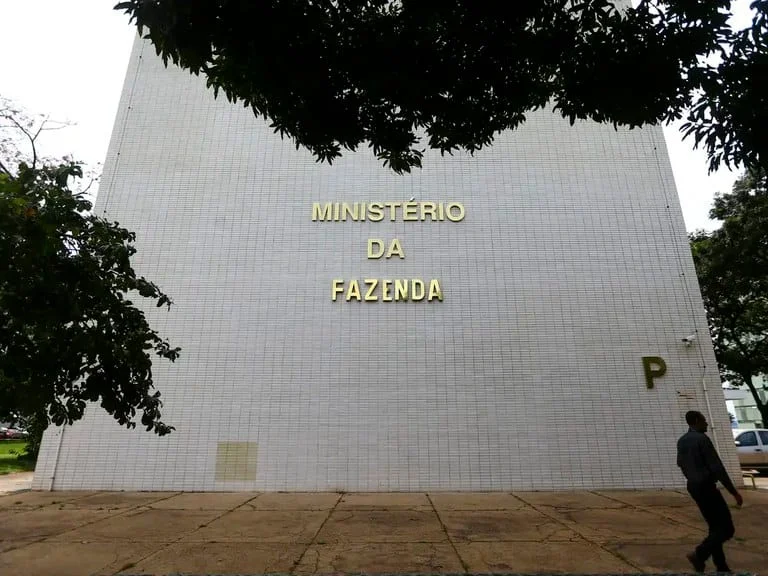 Tesouro Nacional paga aos estados R$ 1,22 bilhão em dívidas garantidas pela União 1 Em fevereiro de 2024, a União pagou R$ 1,22 bilhão em dívidas garantidas dos entes subnacionais