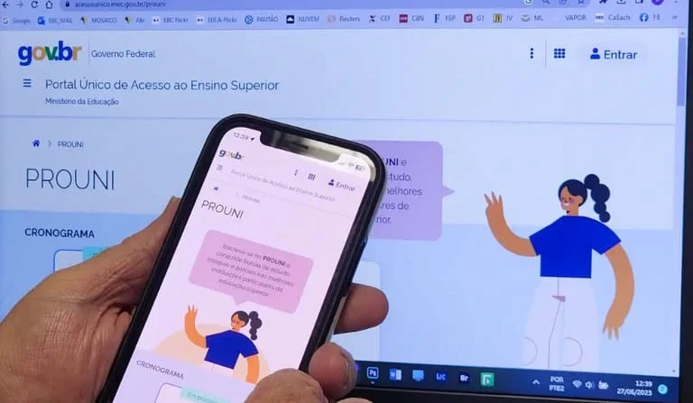 O Prouni ocorre duas vezes ao ano e tem como público-alvo o estudante sem diploma de nível superior