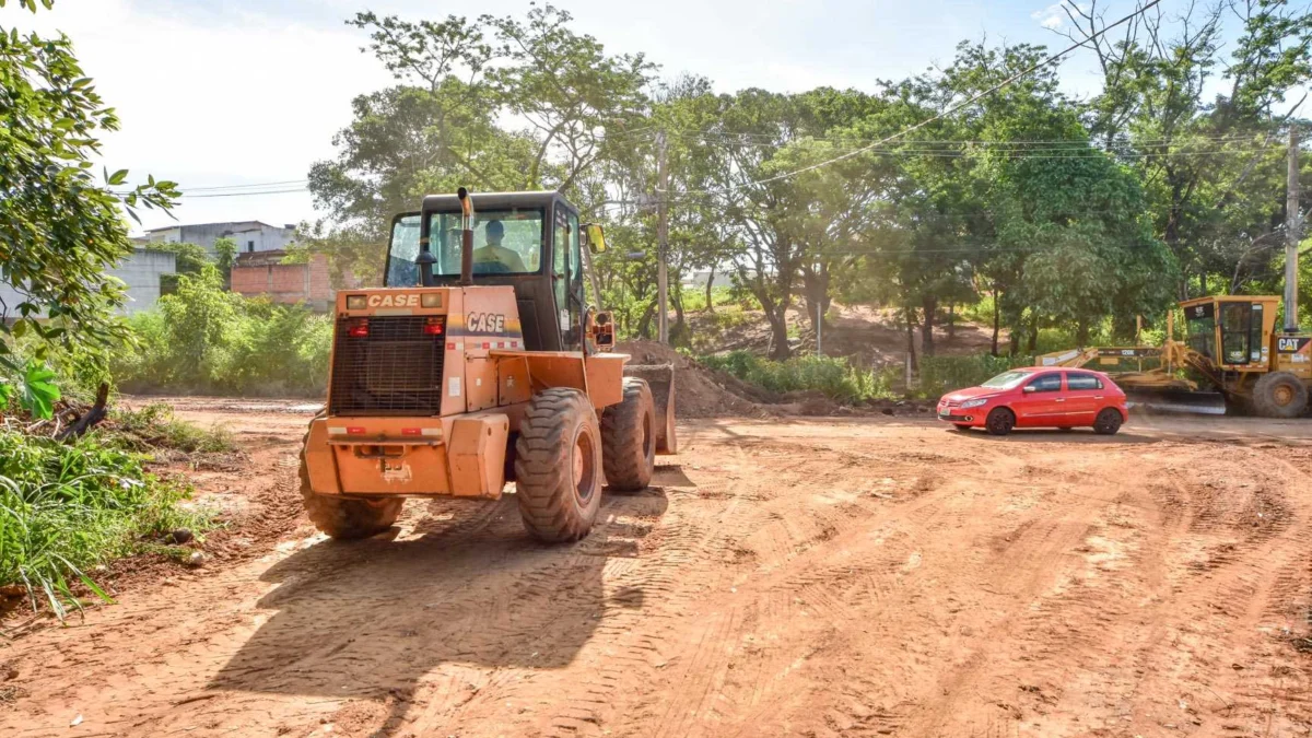 Na semana passada, as equipes realizaram o serviço de limpeza e regularização das vias