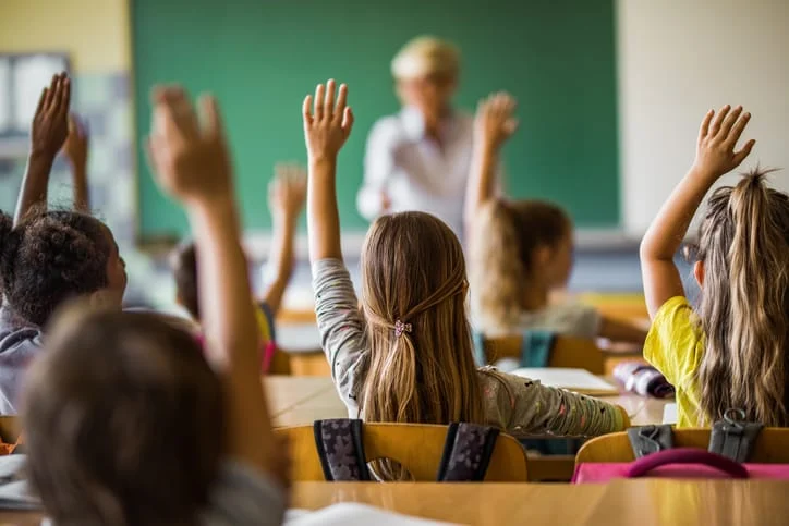 O estudo mostra a urgência de o Brasil começar a construir políticas e programas mais voltados para a etapa do ensino fundamental