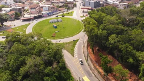 Trânsito será interditado na rotatória do Quitandinha para execução de obras de drenagem a partir de sexta