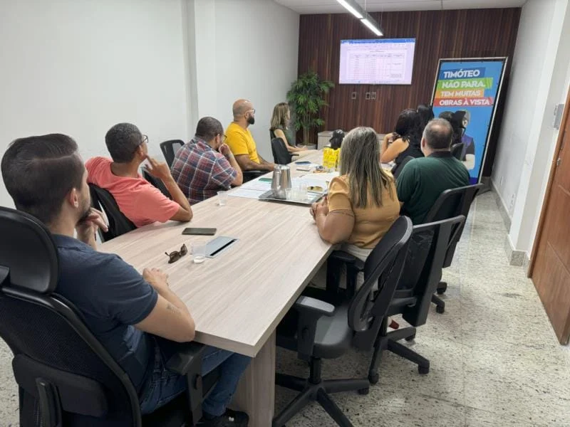 Unificação de estatutos e plano de Carreira para os servidores está a um passo de se tornar realidade em Timóteo 1 Reunião com servidores para fechar plano de carreiras