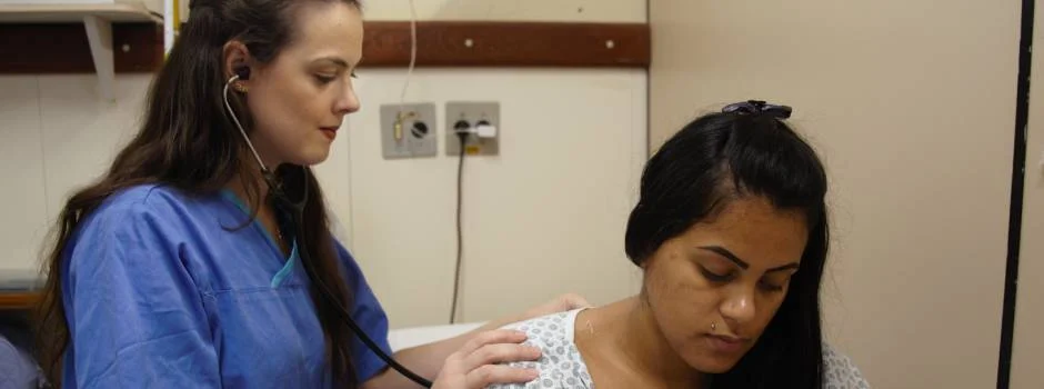 Infecção por dengue pode causar complicações em grávidas e puérperas 1 O cenário preocupante exige cuidados de toda a população, mas um público, em especial, necessita de ainda mais atenção: as gestantes
