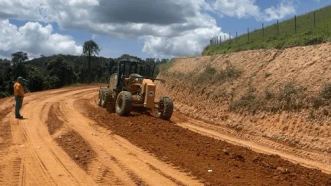 Estado já concluiu mais de 60% da pavimentação de rodovia entre Barão de Cocais e Caeté 6 Estado já concluiu mais de 60% da pavimentação de rodovia entre Barão de Cocais e Caeté