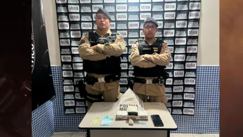 Motociclista foge da polícia em alta velocidade e perseguido e preso