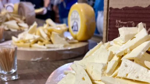 Queijo Minas Artesanal Serro ganha selo que garante comprovação de origem