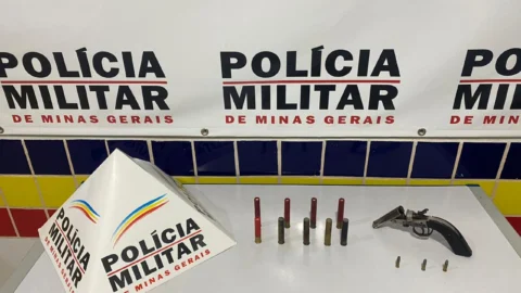 Homem é preso por posse de arma de fogo e ameaça em Itueta