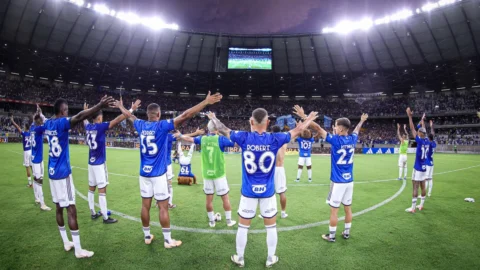 Cruzeiro vence terceira partida seguida do Campeonato Mineiro e finaliza 1ª fase com líder geral 1 Cruzeiro vence terceira partida seguida do Campeonato Mineiro e finaliza 1ª fase com líder geral