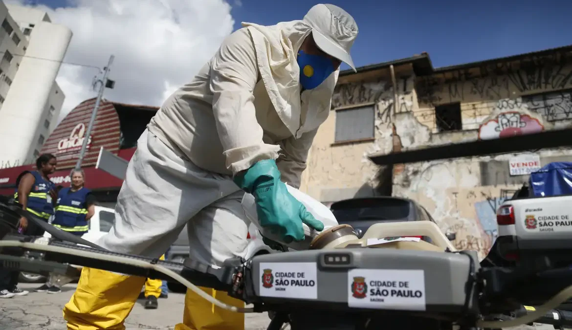 A capital paulista terá incremento de R$ 240 milhões para ações de reforço no combate à dengue