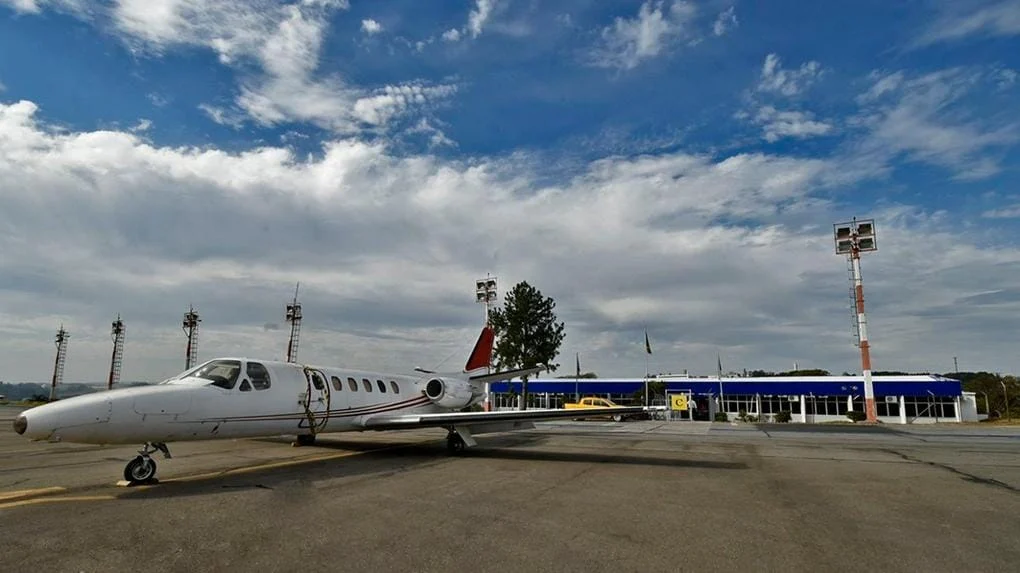 Segundo as informações preliminares, a aeronave decolou de Jundiaí com destino ao Aeroporto do Campo de Marte