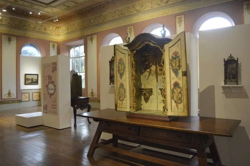 Museu Mineiro apresenta a exposição “Preciosidades do Acervo: Oratórios”, que reúne peças dos séculos 17 ao 19 1 “Preciosidades do Acervo: Oratórios” é mais do que uma exposição tradicional