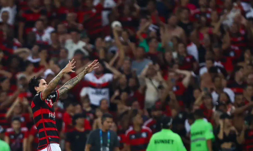 O Flamengo segurou um empate de 0 a 0 com o Fluminense, na noite deste sábado (16)