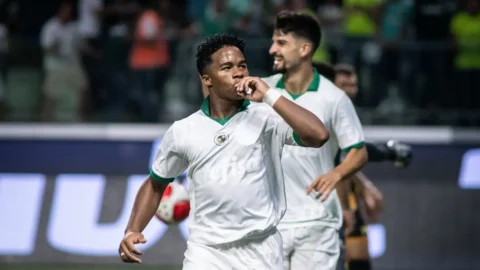 Endrick coloca Palmeiras na final do Campeonato Paulista 1 Endrick coloca Palmeiras na final do Campeonato Paulista