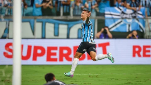 Grêmio supera Brasil de Pelotas e avança às semifinais do Gauchão