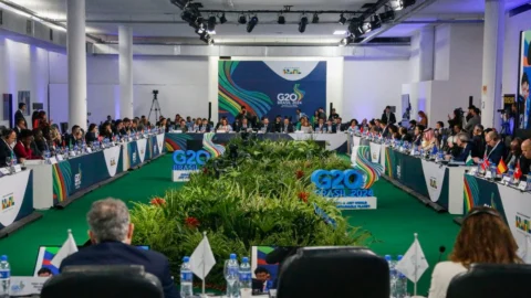 Chances de pouso suave da economia global sobem, diz documento do G20