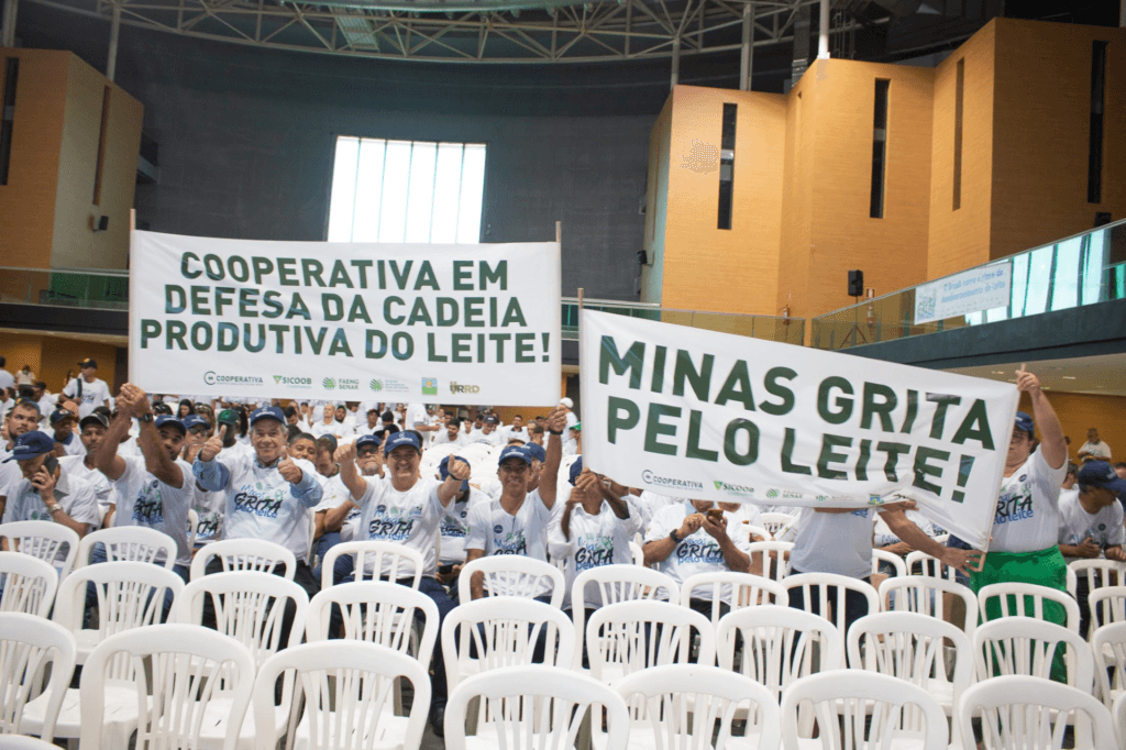 Cooperativa participa de manifesto “Minas Grita Pelo Leite” em favor dos produtores leiteiros 5 image 186