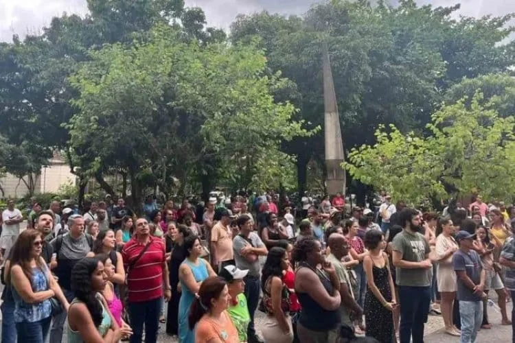 Servidores de Juiz de Fora voltaram a realizar uma manifestação e a proposta da Prefeitura foi rejeitada (Reprodução)