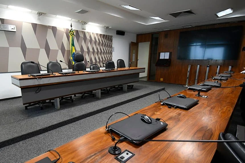 A Comissão de Juristas é presidida pelo ministro Luis Felipe Salomão, do Superior Tribunal de Justiça (STJ), e composta por 36 juristas