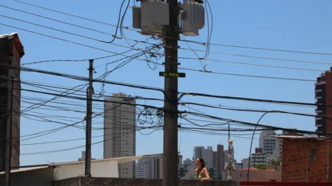 Consumidor ficou em média 10,4 horas sem energia em 2023, mostra Aneel