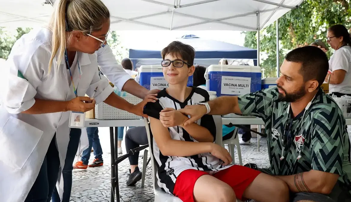 Em um período de menos de três meses neste ano, o Brasil já registrou 1,68 milhão de casos prováveis de dengue