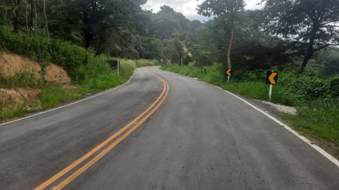 Obras de pavimentação da MG-252, no Centro-Oeste de Minas, já atingem mais de 80% de evolução 5 Obras de pavimentação da MG-252, no Centro-Oeste de Minas, já atingem mais de 80% de evolução