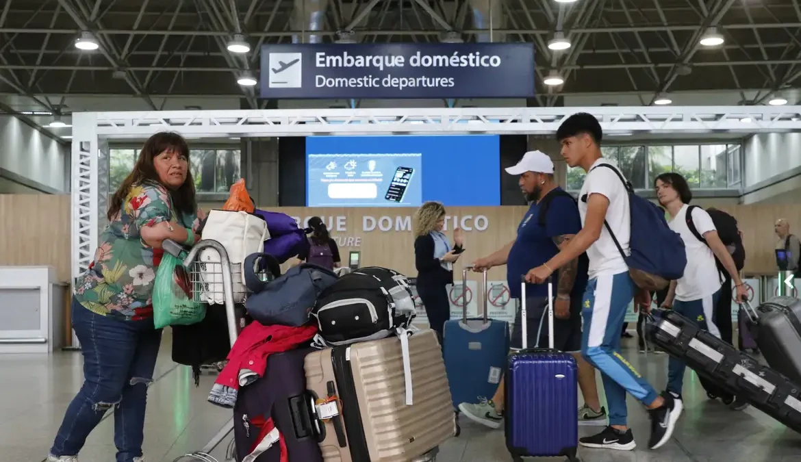 Empresa aérea pode proibir venda de milhas, decide 3ª Turma do STJ 1 A Terceira Turma do Superior Tribunal de Justiça (STJ) decidiu proibir uma agência de turismo de comprar e vender milhas aéreas