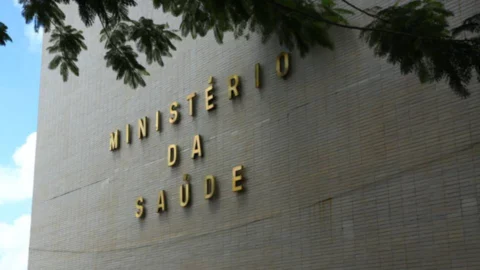 Ministério da Saúde repassa R$ 1,16 milhão e prepara kits com medicamentos para socorrer vítimas das chuvas no RJ e ES