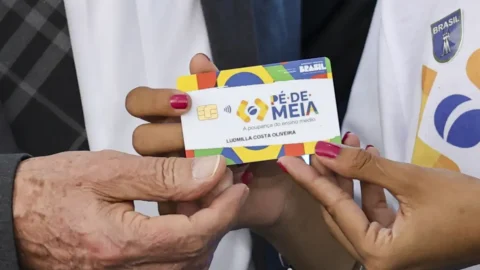 Começa hoje pagamento de R$ 200 da primeira parcela do Pé-de-Meia