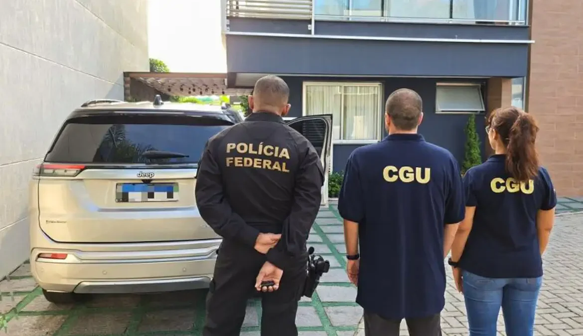 Polícia Federal combate quadrilha que superfaturou compras para covid 1 As investigações apontam um prejuízo superior a R$ 5 milhões aos cofres públicos