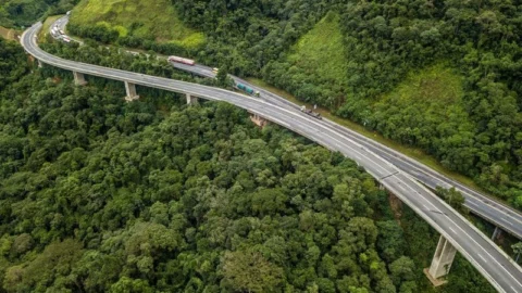 Chuvas intensas levam EcoRioMinas a interditar trecho da BR 116