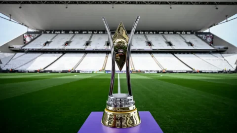 Brasileirão Feminino começa com desafio à hegemonia do Corinthians