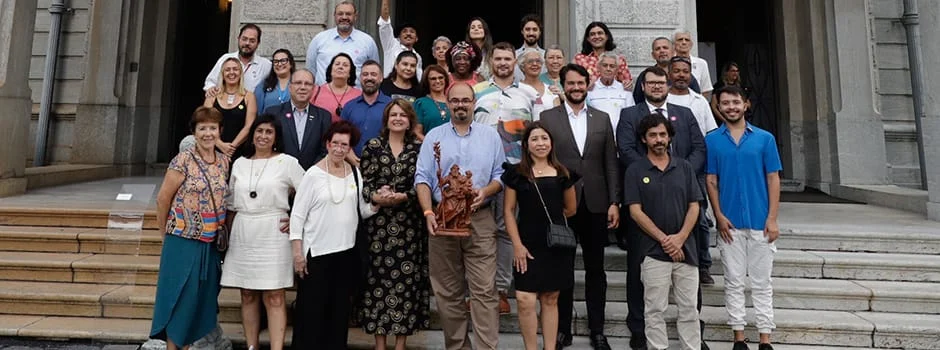 Vice-governador ressalta ações para fortalecimento do artesanato em Minas Gerais 1 O vice-governador Professor Mateus participou, nesta quinta-feira (21/3), de um encontro com cerca de 30 artesãos mineiros, no Palácio