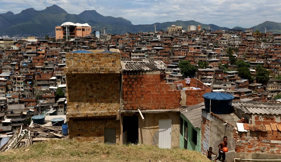 IDH do Brasil sobe em 2022, mas país cai 2 posições em ranking da ONU 1 O IDH compara indicadores como riqueza, alfabetização, educação, esperança de vida, natalidade e outros