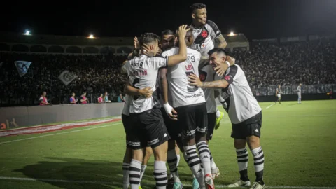 Vasco inicia disputa com Nova Iguaçu por vaga na final do Carioca 9 Vasco inicia disputa com Nova Iguaçu por vaga na final do Carioca