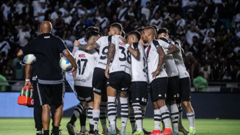 Vasco e Nova Iguaçu empatam no 1º jogo das semifinais do Carioca 8 Vasco e Nova Iguaçu empatam no 1º jogo das semifinais do Carioca