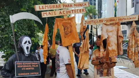 Protesto em BH contesta possível habeas corpus a ex-presidente da Vale