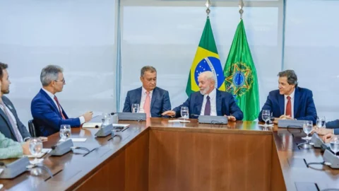 Presidente Lula e governador Zema discutem dívida de Minas e ressarcimento a vítimas de Mariana