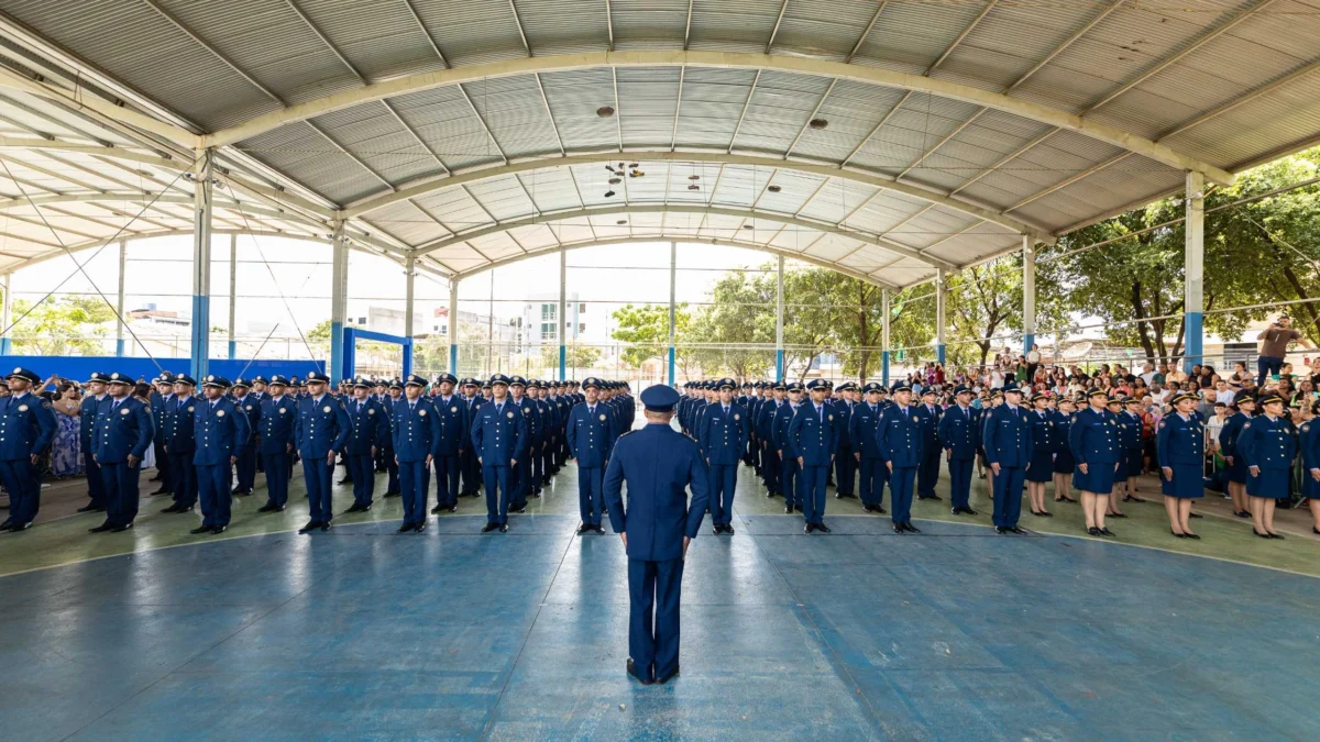 Ipatinga entrega primeira turma de Guardas Civis Municipais em solenidade emocionante 1 A solenidade foi marcada por muita emoção, tanto para os formandos quanto para as famílias reunidas, instrutores e os representantes