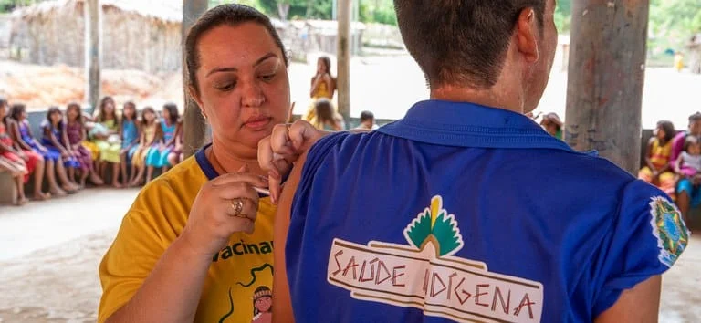 O Ministério da Saúde inicia neste sábado (13) o Mês de Vacinação dos Povos Indígenas