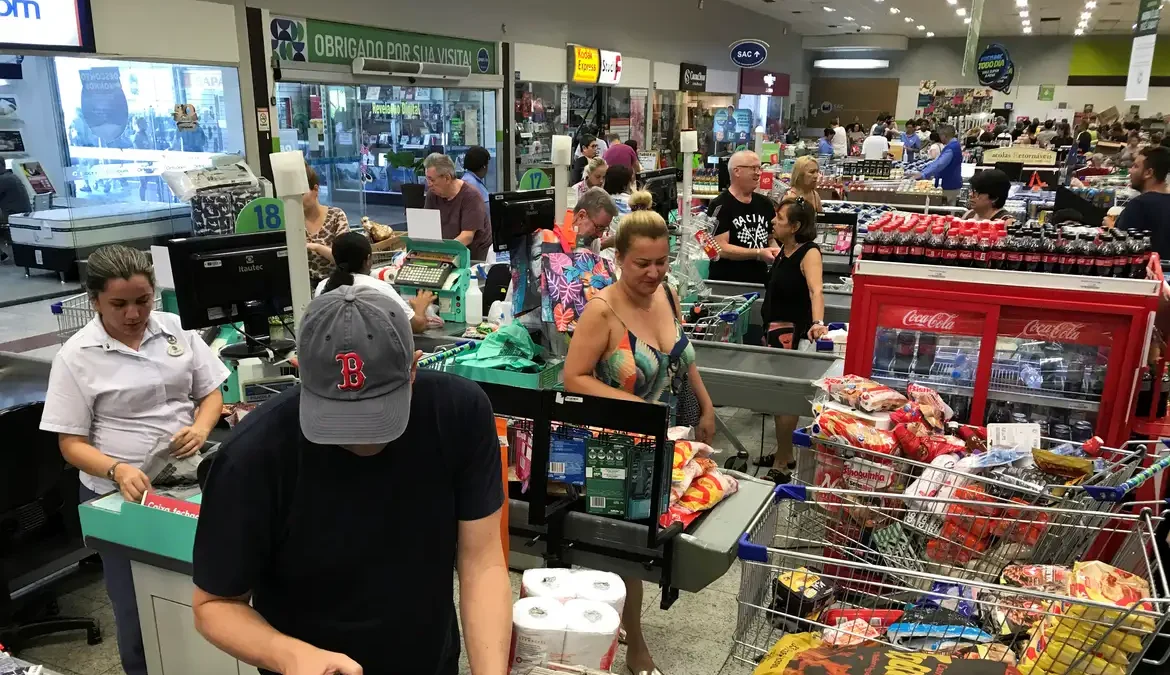 Inflação para famílias com renda mais baixa fica em 0,19% 1 O dado foi divulgado nesta quarta-feira (10) pelo Instituto Brasileiro de Geografia e Estatística (IBGE)