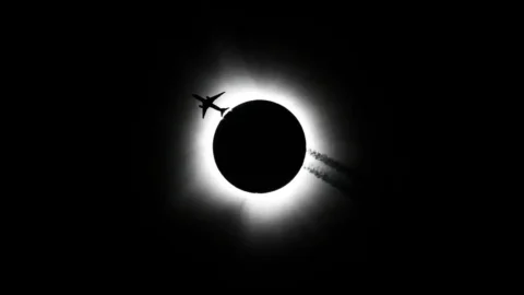 Eclipse total permite ampliar conhecimento sobre estrutura do Sol