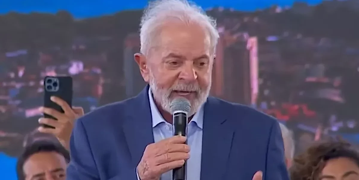 O presidente Luiz Inácio Lula da Silva, participa, nesta terça-feira (2/4), do anúncio do início das obras de dragagem do Canal de São