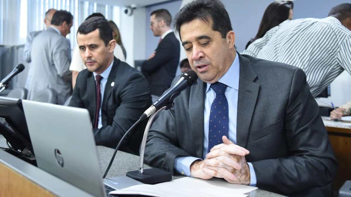 O relator, deputado Sargento Rodrigues, acrescentou em substitutivo a necessidade de se garantir aos policiais equipamentos com acesso