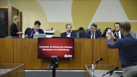 Projetos que beneficiam pessoas com deficiência passam em comissão 7 Projetos que beneficiam pessoas com deficiência passam em comissão